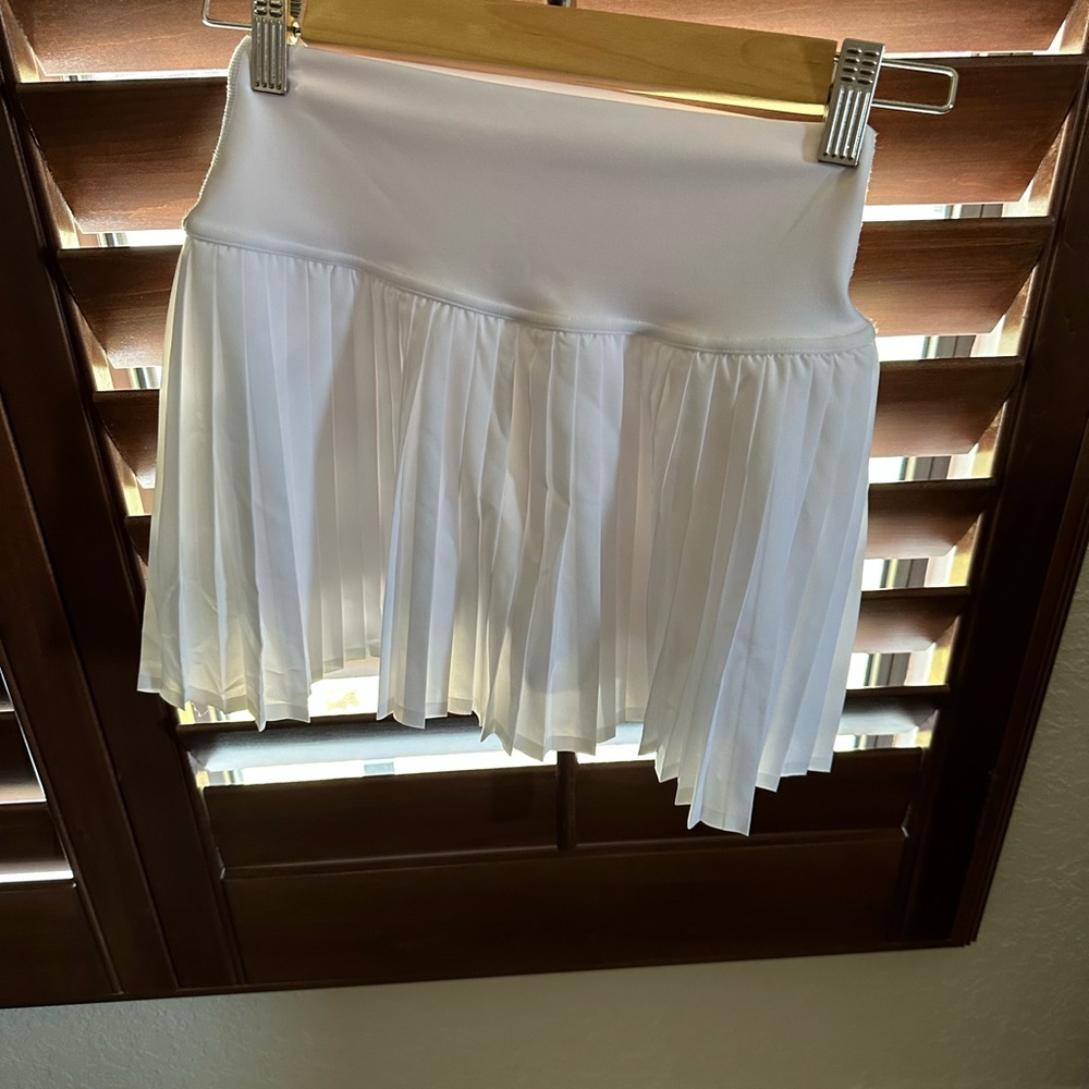 Alo brand tennis skirt XS white